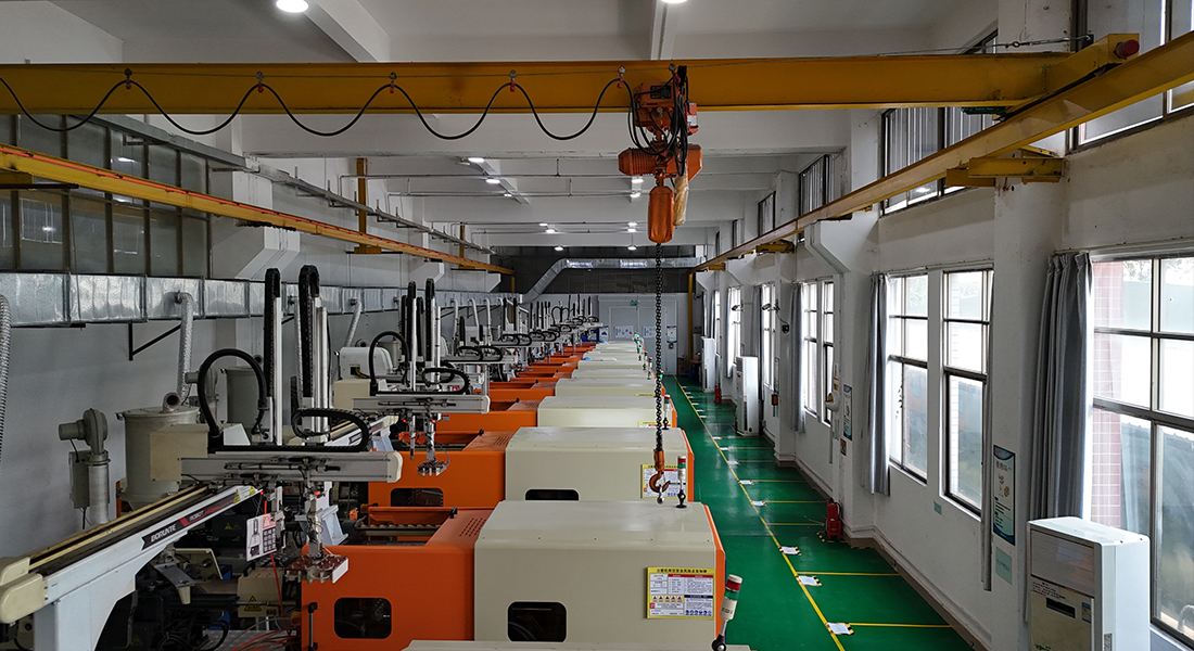 ENORME ATTREZZATURE PER OFFICINA