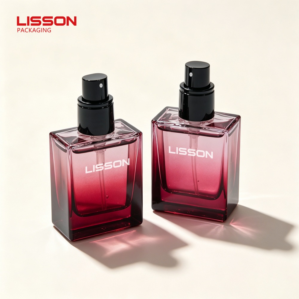 Elegante flacone di profumo in vetro sfumato da 30 ml, forma quadrata piatta.
