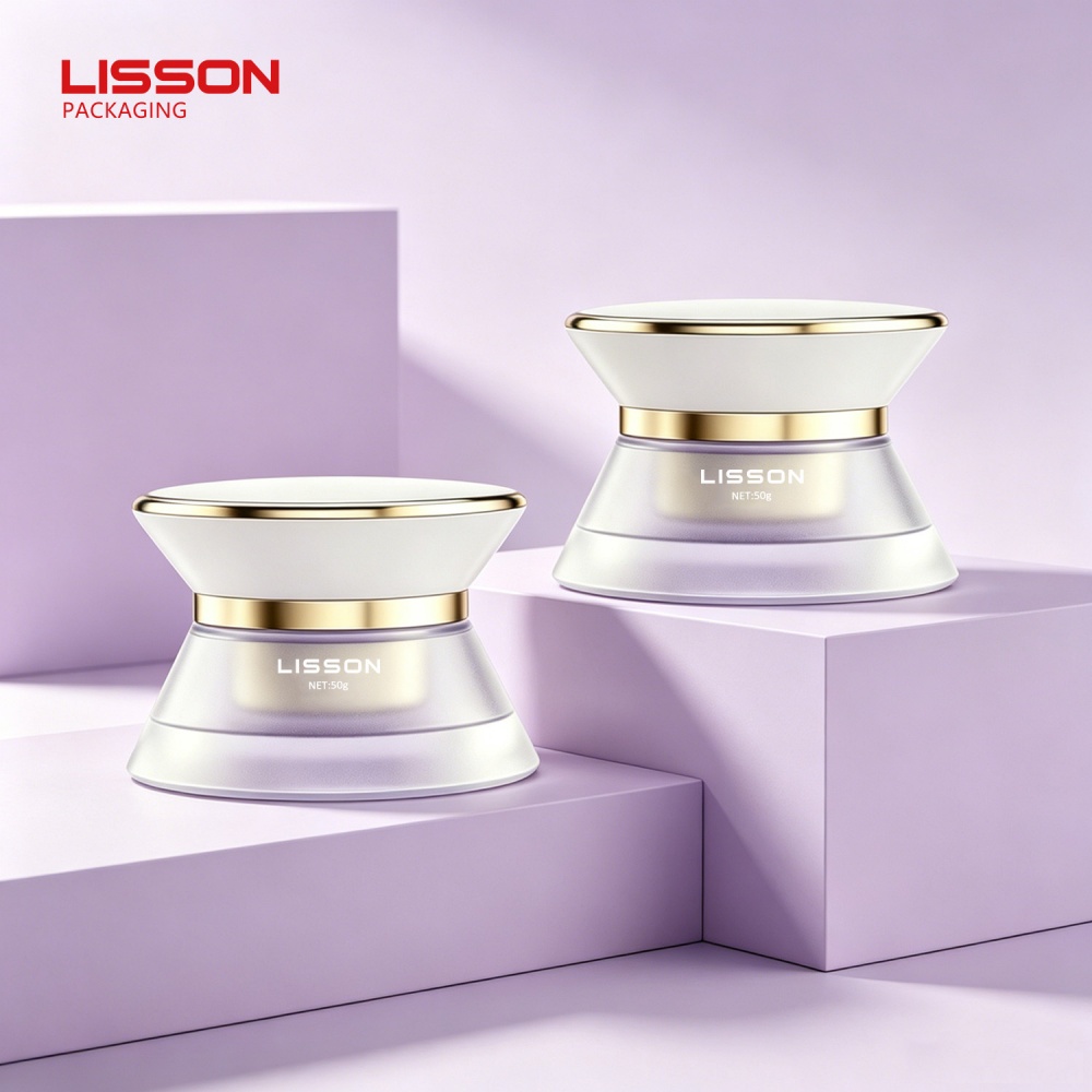 Vasetti per crema di lusso in vetro satinato a forma di clessidra con coperchio bianco e oro.