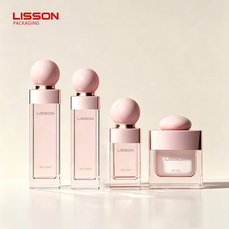 In che modo le tecniche di decorazione delle bottiglie di vetro influenzano il design del packaging cosmetico?